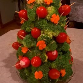 Holiday Cheese Balls that Win the Prize